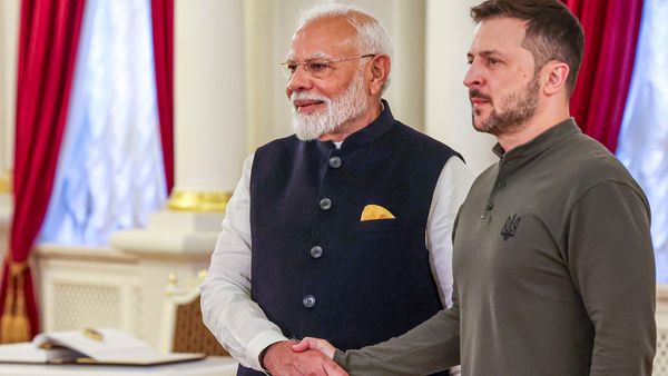 റഷ്യയില്‍ നിന്ന് എണ്ണ വാങ്ങുന്നത് പരിമിതപ്പെടുത്തേണ്ടത് അനിവാര്യം; മോദിയെ വിളിച്ച് സെലന്‍സ്‌കി