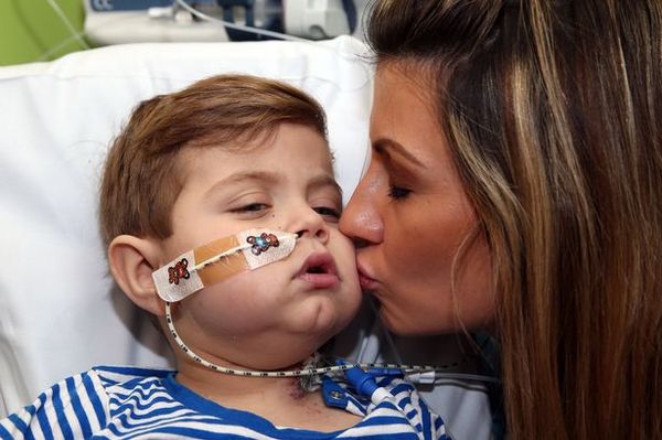 സ്വന്തം കുഞ്ഞിന്റെ ജീവന്‍ രക്ഷിക്കാന്‍ ഈ അമ്മ പകുത്ത് നല്‍കിയത് സ്വന്തം കരളും കിഡ്നിയും