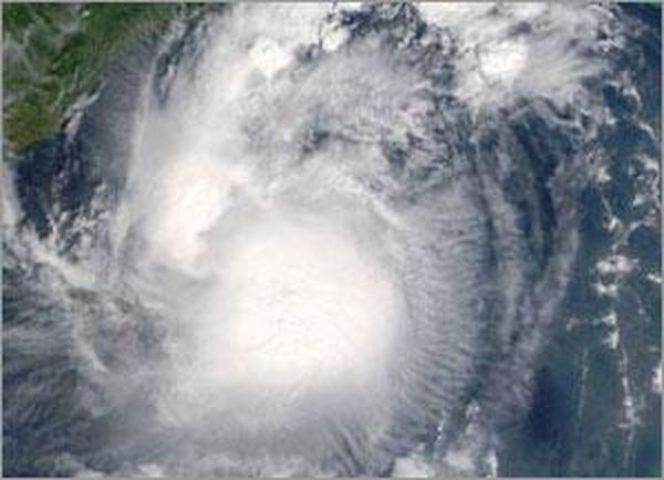 ‘നാഡ കൊടുങ്കാറ്റ്’ തമിഴ്‌നാട് തീരത്തേക്ക്; 48 മണിക്കൂറിനുള്ളില്‍ ചെന്നൈയില്‍ കനത്ത മഴയ്ക്ക് സാധ്യത