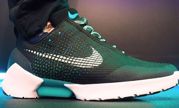 സ്വയം ക്രമീകരിക്കാവുന്ന ലെയ്‌സ്; നൈക്കിയുടെ ‘സ്മാർട്ട് ഷൂ’ എത്തി