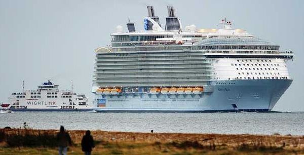 ഇതുവരെ ലോകത്തില്‍ നിര്‍മ്മിച്ചതില്‍ വച്ച് ഏറ്റവും വലിയ ആഡംബര കപ്പല്‍; വീഡിയോ