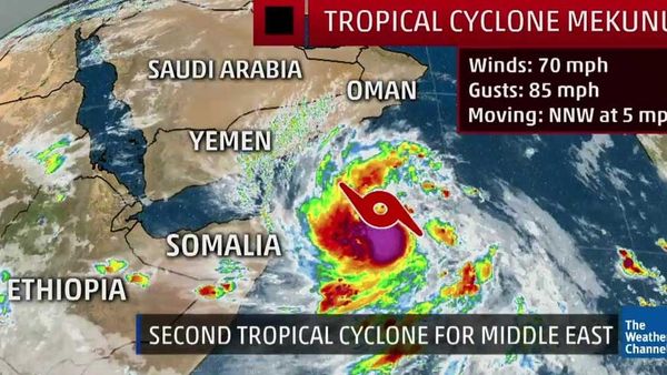 ഒമാനിലേക്ക് മെകനു ചുഴലിക്കാറ്റ്; ഏത് നിമിഷവും ആഞ്ഞു വീശുന്ന ചുഴലിക്കൊടുങ്കാറ്റിനെ കാത്ത് ഒമാൻ
