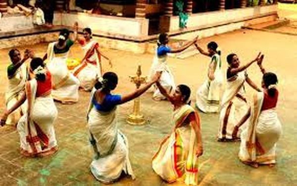 നാളെ പൊന്നോണം ;ഈ ഓണപാട്ട് ഒന്ന് കണ്ടു നോക്കൂ