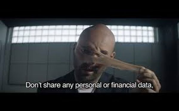 നമ്മുടെ വ്യക്തിത്വം എങ്ങിനെ ഓണ്‍ലൈനില്‍ മോഷ്ടിക്കപ്പെടുന്നു; ഇതാ ഈ വീഡിയോ പറയും