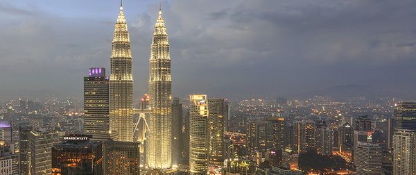 ക്വാലാലംപൂരിന്‍റെ ഭംഗി മുഴുവന്‍ ആവാഹിച്ച്  പട്രോണാസ് ട്വിന്‍ ടവര്‍