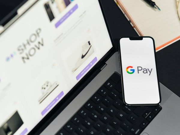 വരുന്നൂ ഗൂഗിൾ പേ സൗകര്യം സൗദി അറേബ്യയിലും; സെൻട്രൽ ബാങ്കും ഗൂഗിളും കരാറിൽ ഒപ്പിട്ടു