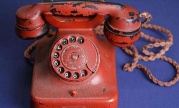 മരണത്തിന്റെ ഗന്ധമുള്ള ആ ടെലിഫോണിന്റെ വില  6707080 രൂപ; ഹിറ്റ്‌ലര്‍ രണ്ടാം ലോകമഹായുദ്ധ കാലത്ത് ഉപയോഗിച്ചിരുന്ന ടെലിഫോണ്‍  ലേലത്തിനു