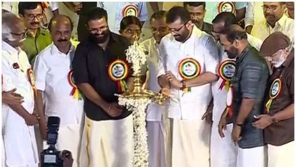 ഇനി കലാകുസുമങ്ങൾ ഇതൾ വിരിയുന്ന നാളുകൾ; 60ാമത് സംസ്ഥാന സ്‌കൂള്‍ കലോത്സവത്തിന് തിരിതെളിഞ്ഞു