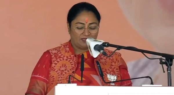 ഡല്‍ഹിയെ നയിക്കാന്‍ രേഖ ഗുപ്ത; മുഖ്യമന്ത്രിയായി സത്യപ്രതിജ്ഞ ചെയ്തു