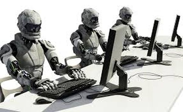 മാധ്യമപ്രവര്‍ത്തകര്‍ക്കും ഒരു എതിരാളി വരുന്നു; ആദ്യ റോബോര്‍ട്ട് മാധ്യമപ്രവര്‍ത്തകന്റെ ലേഖനം പ്രസിദ്ധീകരിച്ചു; ഇനി വാര്‍ത്തയെഴുതാന്‍ റോബോട്ടുകളും