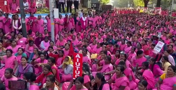 ആശാവര്‍ക്കര്‍മാരുടെ സമരം: ‘കേന്ദ്രം ഓണറേറിയം വര്‍ധിപ്പിക്കുന്നതിന് അനുസരിച്ച് സംസ്ഥാനവും വര്‍ധിപ്പിക്കും’ ; മുഖ്യമന്ത്രി