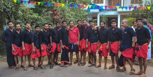 ഷാജിപ്പാപ്പന്റെ 'ആട്‌ മുണ്ടുകൾ' നാടെങ്ങും സൂപ്പര്‍ ഹിറ്റ്‌