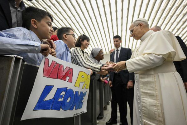 അയ്യായിരം വത്തിക്കാൻ ജീവനക്കാർക്ക് 500 യൂറോ വീതം കോൺക്ലേവ് ബോണസ് പ്രഖ്യാപിച്ച് മാർപ്പാപ്പ
