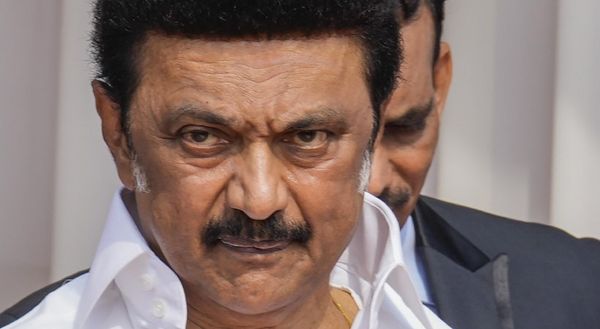 കേന്ദ്രസര്‍ക്കാരിന്റെ വിരട്ടല്‍ തമിഴ്‌നാടിനോട് വേണ്ട’; മൂന്ന് ഭാഷാ ഫോര്‍മുലക്കെതിരെ ശക്തമായി വിമര്‍ശിച്ച് എം കെ സ്റ്റാലിന്‍