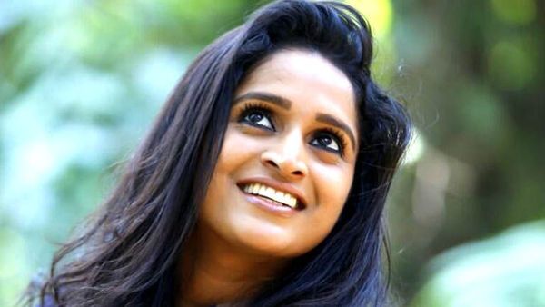 എന്റെ മൗനം സംഘടനയിലെ മറ്റു അംഗങ്ങള്‍ക്ക് ബുദ്ധിമുട്ടാണെന്ന് മനസ്സിലായപ്പോള്‍ പിന്മാറി; വിമന്‍ കളക്ടീവില്‍ നിന്നും പുറത്ത് പോകാനുള്ള കാരണങ്ങളും തുറന്ന് സുരഭി രംഗത്ത്