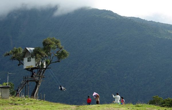 ലോകത്തിന്റെ അറ്റത്തൊരു ഊഞ്ഞാലാട്ടം; ധൈര്യം ഉണ്ടെങ്കില്‍ പോന്നോളൂ