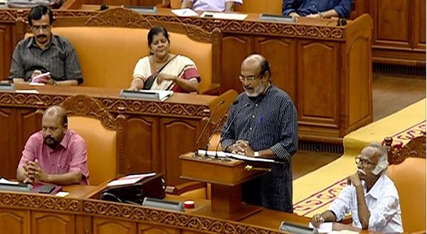 സംസ്ഥാന ബജറ്റ് അവതരണം തുടങ്ങി; നവകേരള നിര്‍മ്മാണത്തിന് പ്രത്യേക പരിഗണന