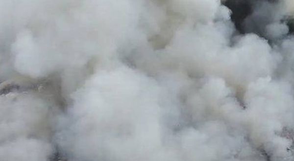 തൃശ്ശൂർ കുണ്ടന്നൂരിൽ പടക്കപ്പുരയ്ക്ക് തീ പിടിച്ചു