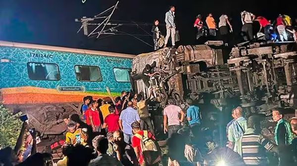 ഒഡിഷ ട്രെയിന്‍ അപകടം; കാരണം കോറമണ്ഡല്‍ എക്സ്പ്രസിന്‍റെ പിഴവ്, ട്രെയിൻ ട്രാക്ക് തെറ്റിച്ചെന്ന് പ്രാഥമിക നിഗമനം