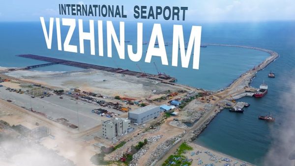 വിഴിഞ്ഞം അന്താരാഷ്ട്ര തുറമുഖം രാജ്യത്തിന് സമര്‍പ്പിച്ചു