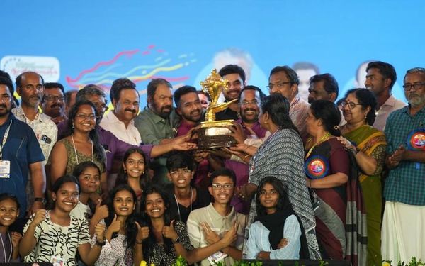 ഇഞ്ചോടിഞ്ച് പോരാട്ടത്തിനൊടുവില്‍ സ്വര്‍ണക്കപ്പ് ശക്തന്റെ മണ്ണിലേക്ക്