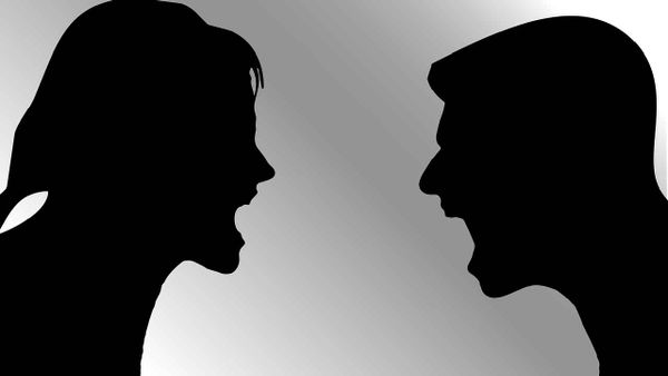 'വഴക്കിനിടെ ഭർത്താവിന്‍റെ നാവു കടിച്ചു മുറിച്ചു'; 23കാരിക്കെതിരേ കേസ്