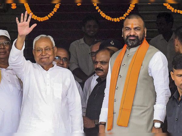 Exit Polls predict big win for NDA in Bihar, disappointing debut for PK's Jan Suraaj