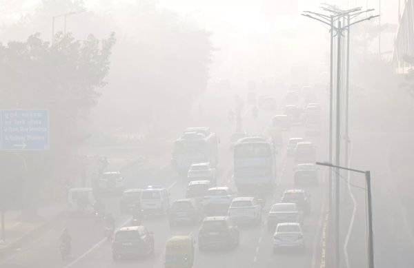 Air pollution crisis needs regular monitoring, not customary hearing in winter: SC