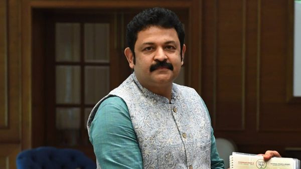 നടൻ കൃഷ്ണകുമാറിനെ ദേശീയ ചലച്ചിത്ര കോർപ്പറേഷൻ ചെയർമാനായി നിയമിച്ചു