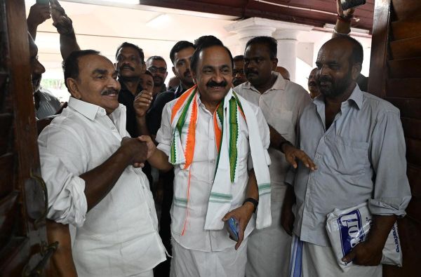 യുഡിഎഫ് മന്ത്രിയഭയിലെ മന്ത്രിമാര്‍ ഇവര്‍; മന്ത്രിമാരായി രണ്ട് യുവമുഖങ്ങള്‍