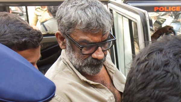 എറണാകുളം ജില്ല വിട്ട് പുറത്തു പോകാൻ അനുവദിക്കണം; ലൈംഗികാതിക്രമ കേസിൽ ജാമ‍്യ വ‍്യവസ്ഥയിൽ ഇളവ് തേടി സംവിധായകൻ രഞ്ജിത്ത്