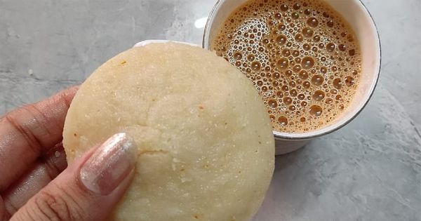 ഇഡ്ഡലി ചായയിൽ മുക്കി കഴിക്കാമോ? തരൂരിനെ പ്രകോപിപ്പിച്ച ട്വീറ്റ്!