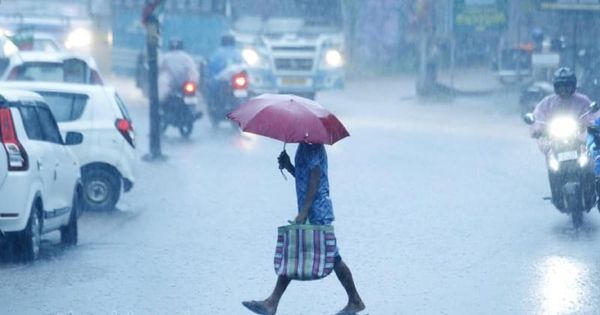 രാത്രിയിൽ ശക്തമായ മഴയ്ക്ക് സാധ്യത; കേരളം മുഴുവൻ യെല്ലോ അലേർട്ടിൽ, വടക്കൻ ജില്ലകളിൽ മുൻകരുതൽ