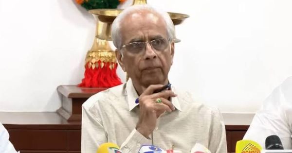 55 പവന്‍റെ സ്വർണ കിരീടം സേഫാണ്, സ്ട്രോങ് റൂമിലുണ്ടെന്ന് കെ. ജയകുമാർ