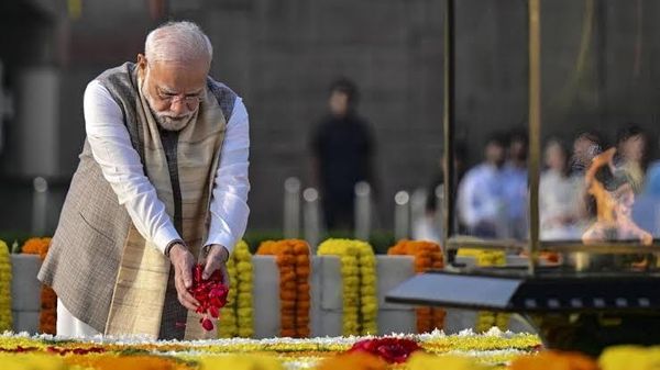 PM Modi pays tributes to Mahatma Gandhi, Lal Bahadur Shastri on birth anniversary
