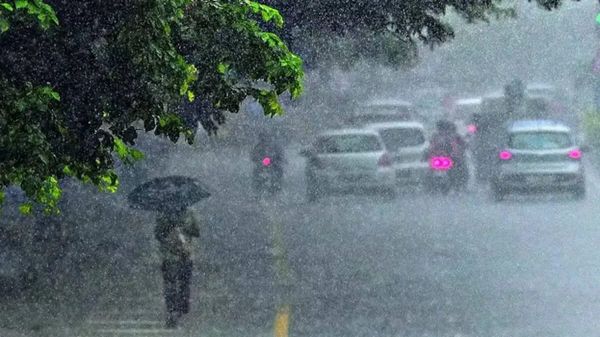 മൂന്ന് ദിവസത്തിനുള്ളിൽ തുലാവർഷം എത്തും, ജില്ലകളിൽ മഴമുന്നറിയിപ്പ്