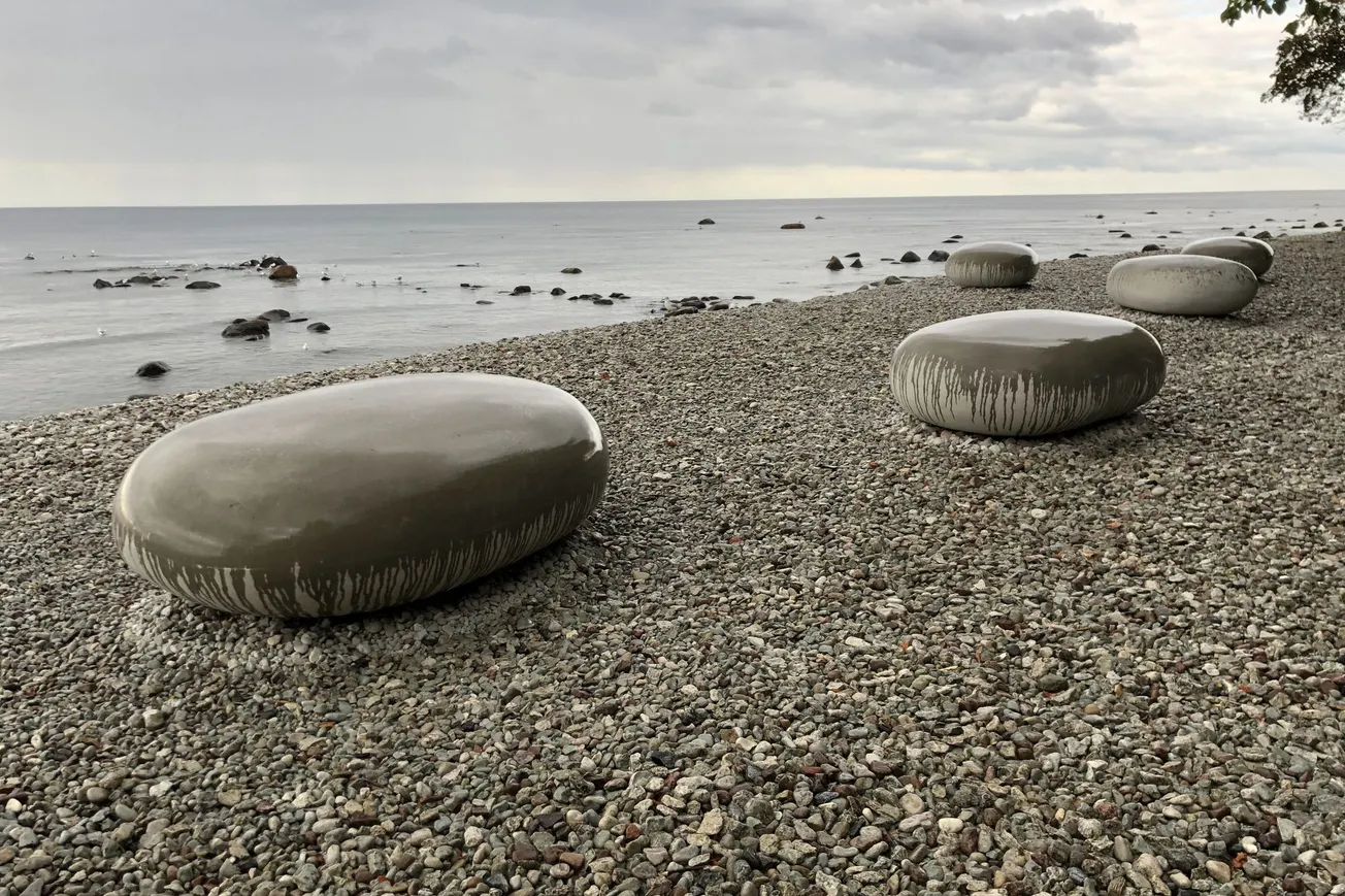 Photo of Rain-Dampened Rocks on the Strand, Visby, Gotland, Sweden (2019) [Frederick Lane]