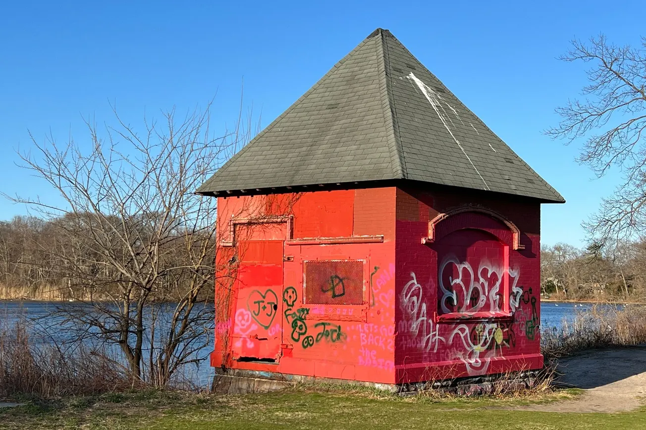 Pump House, Massapequa Lake, Massapequa, NY (2022)