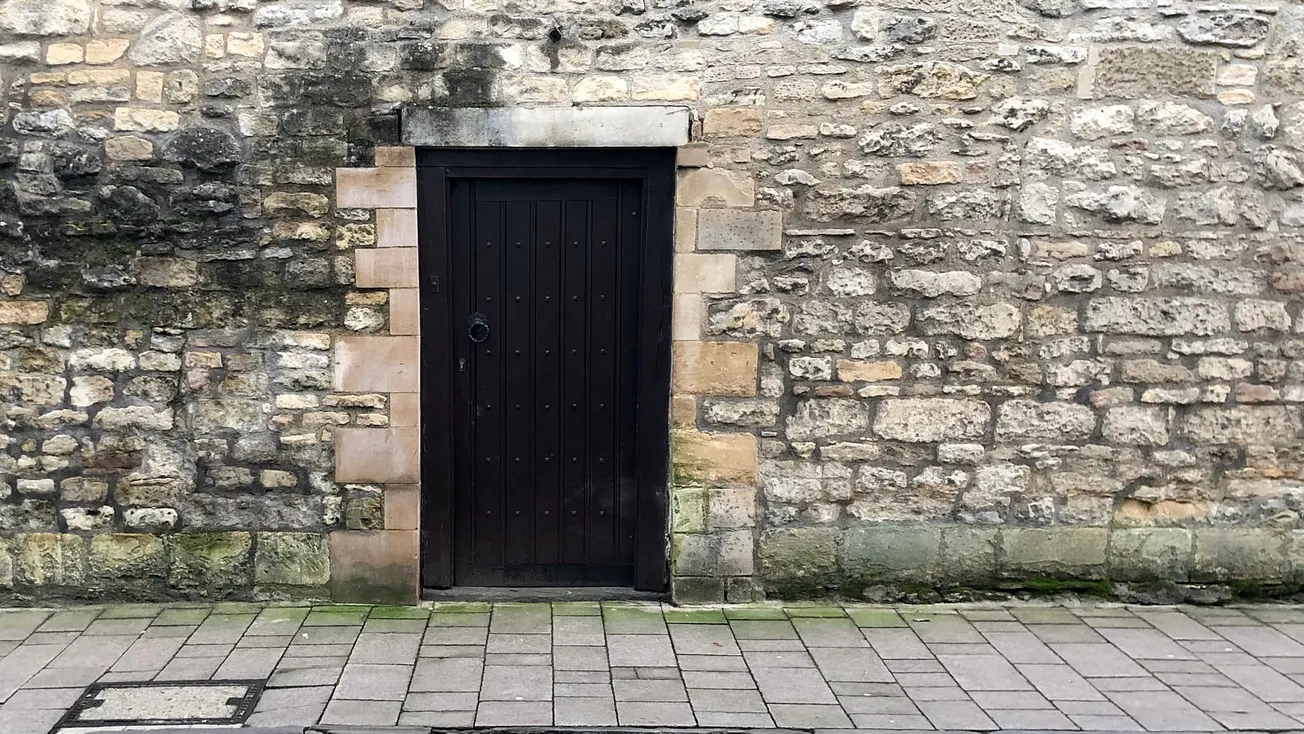 Photo of an Old Door, University of Oxford, Oxford, England (Frederick Lane, 2020)