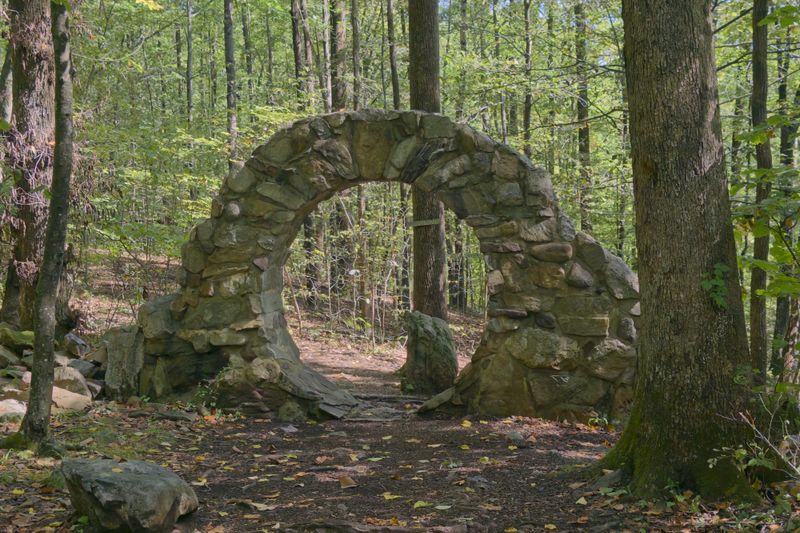 The Cybertraps of Breaking News