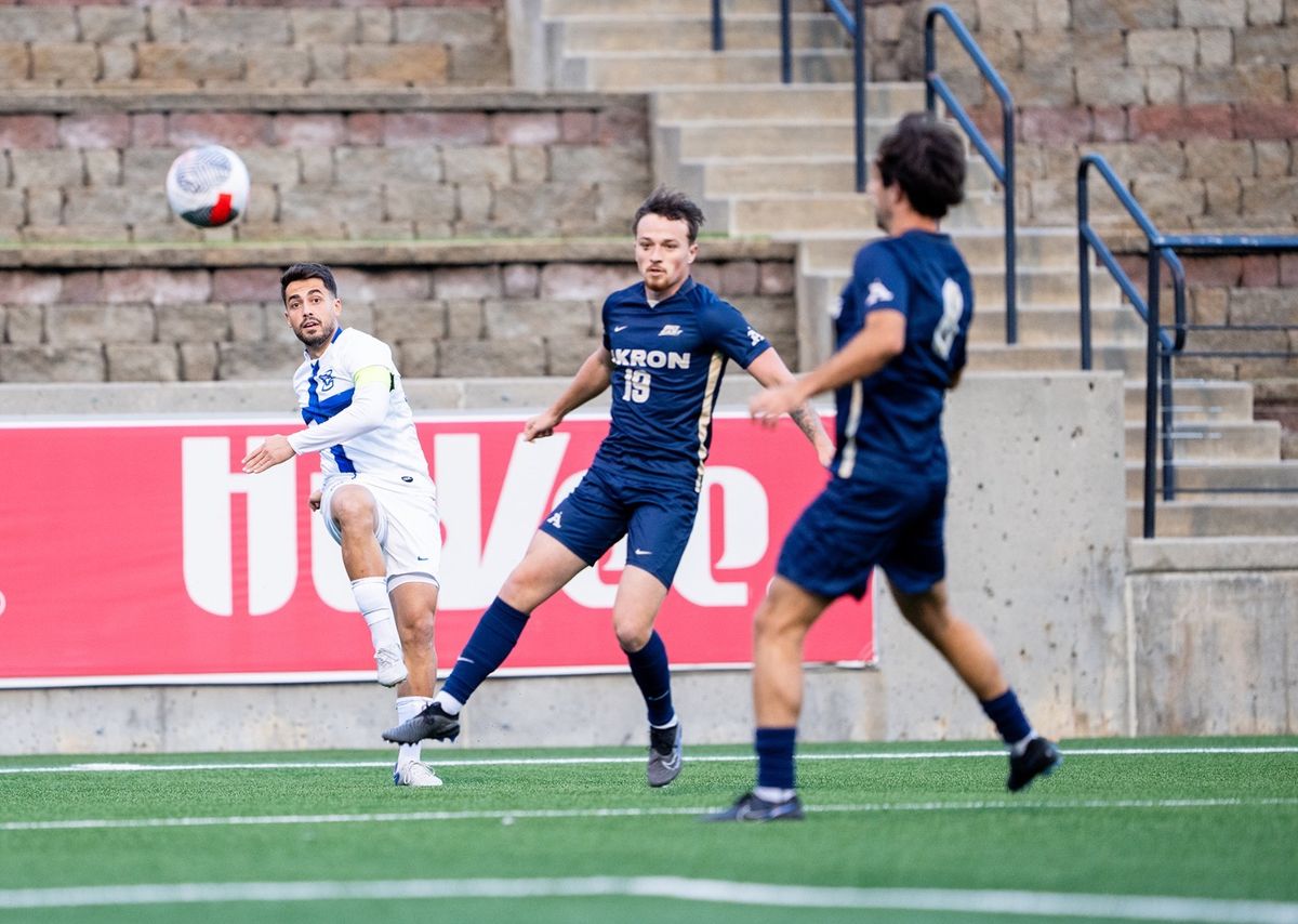 Healey & Bailey Notebook: Toronto FC players report for duty, Halifax Wanderers sign an Italian maestro and CanMNT forwards find their groove