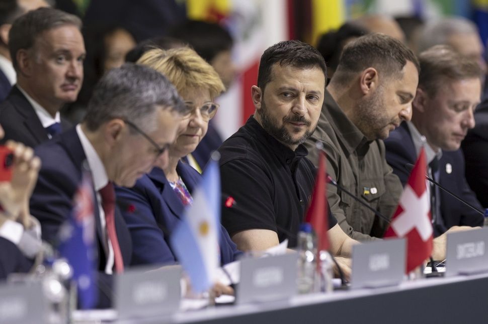 Mit old meg egy konferencia a békéért? Hát a lőszerért?