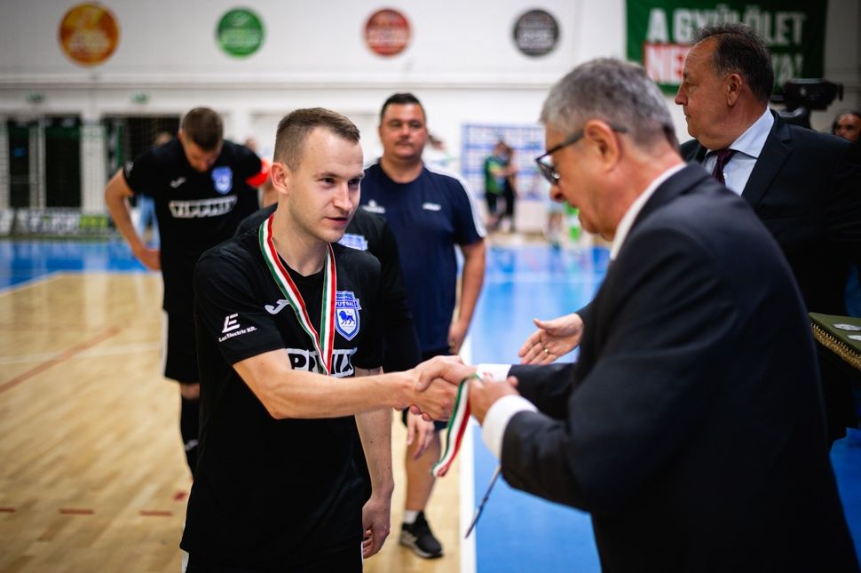 Vatamaniuc négyszeres bajnok, Bíró ezüstérmes