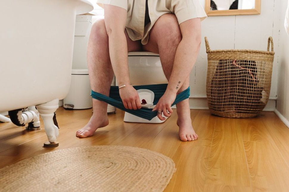 Mi lenne, ha a férfiak menstruálnának?