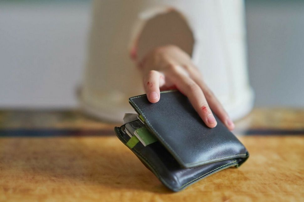 10.000 lejt és egy mobiltelefont csalt ki egy nő egy férfitől Csíkszeredában