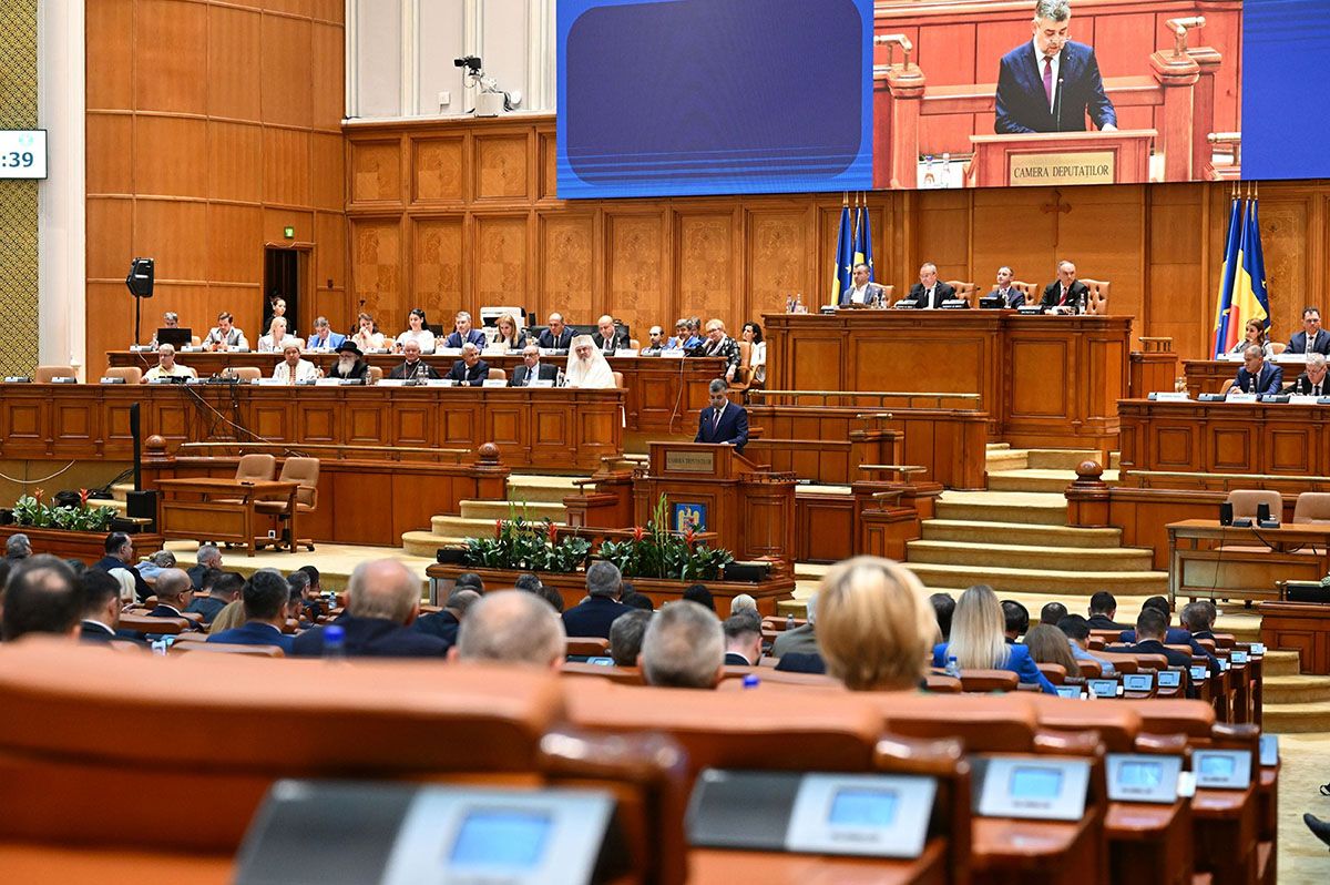 Az elnöki hivatal költségeit és a Nordis-ügyet vizsgálja a parlament