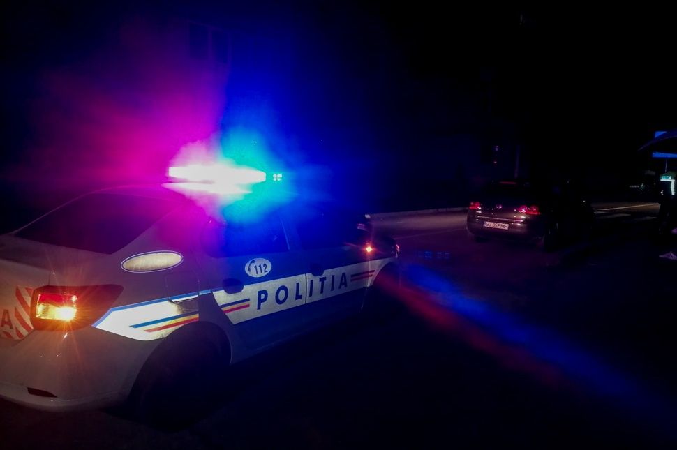 Egy órán belül két jogosítvány nélkül vezető fiatalt kaptak el
