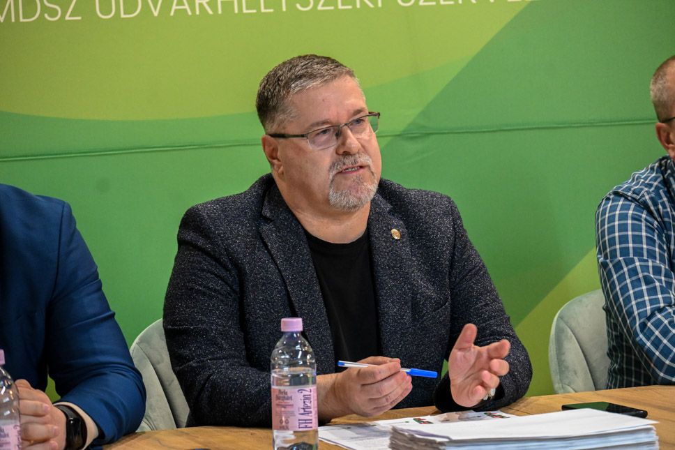 Visszakívánkozik a parlamentbe, mert jó volt ott