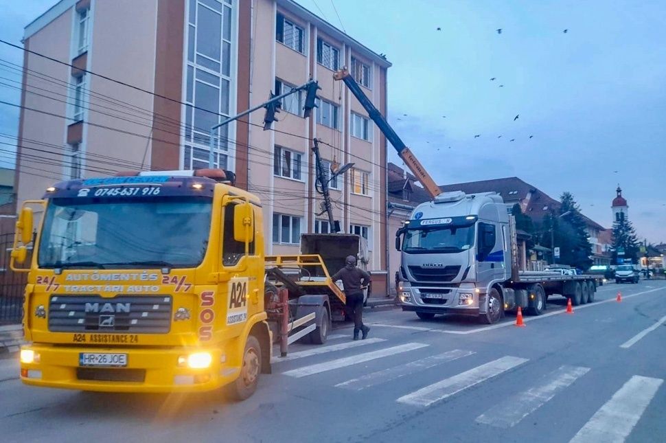 Baleset miatt zárták le az kórház előtti útszakaszt