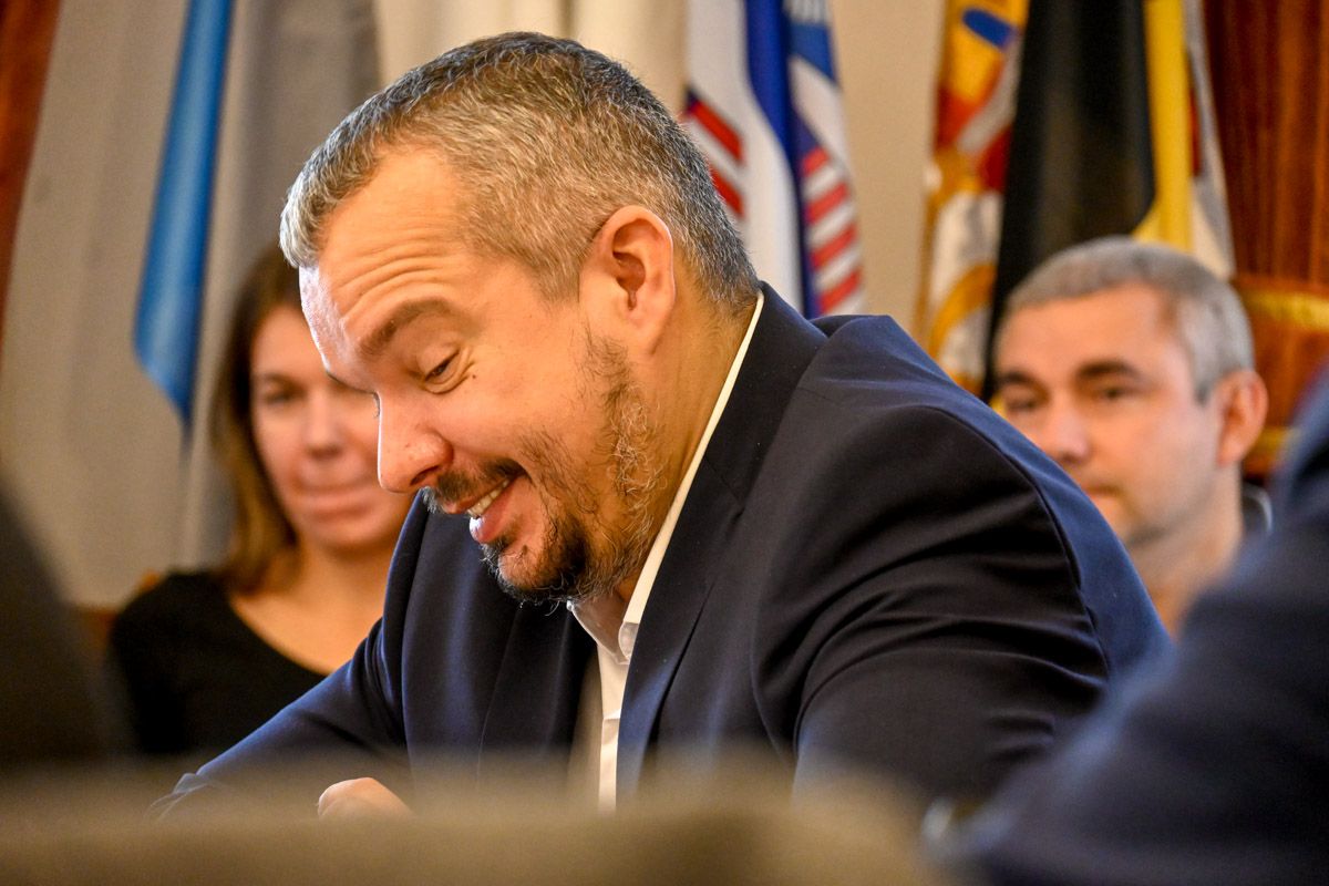 Van egy 10 milliós hitelünk, de legalább a miénk a könyvtár